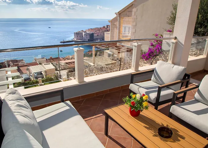 73 Stairs Apartman *